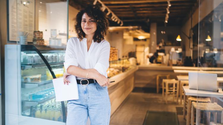 Franchising: A Business Strategy for Creating Wealth Franchising: A Business Strategy for Creating Wealth